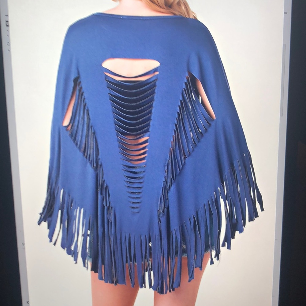 Poncho - Picture 3 of 3